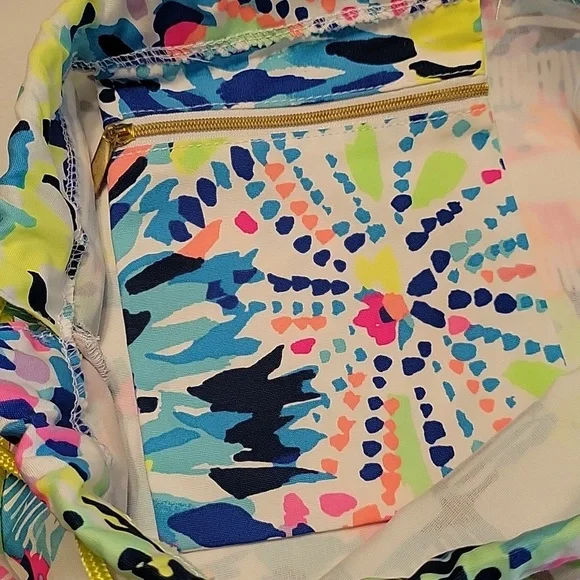 Lilly Pulitzer drawstring bag...great for beach, workout or shopping. NWT - Picture 6 of 8